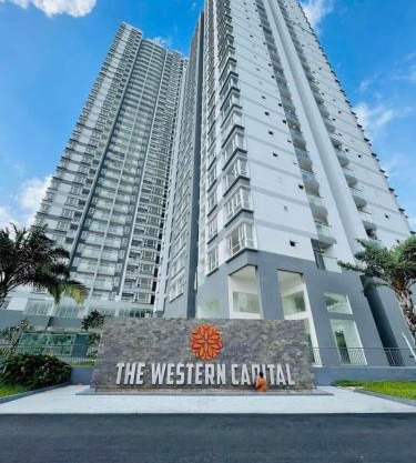 The Western Capital Apartment, Eric House