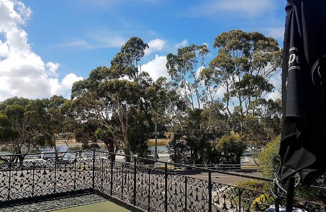 The Wharf Hotel Wynyard