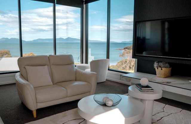 The White House - Freycinet Holiday Houses