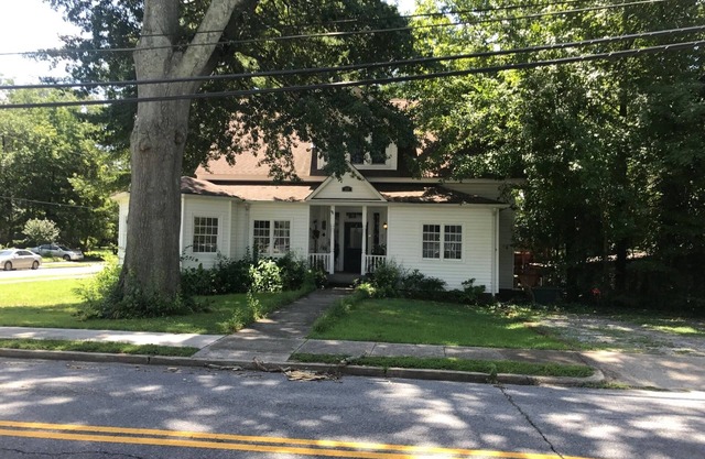 The Zen-ter BnB Suite #3 in the heart of Carrollton Georgia