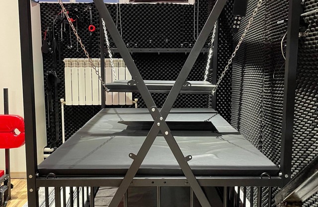 Thematic BDSM apartment, AC, WiFi in fantastic Almaty