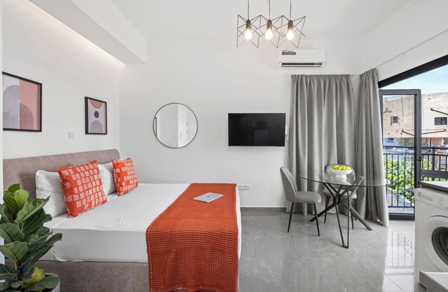 Theon Urban Suites - Studio