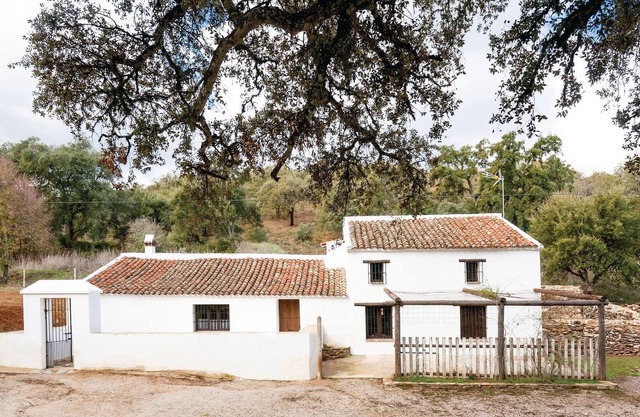 This beautiful vacation home for 10 people is located in the municipality of Constantina near Sevill