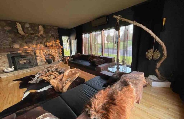 This bnb is a 1 bedroom(s), 1 bathrooms, located in Girardville, QC Canada.