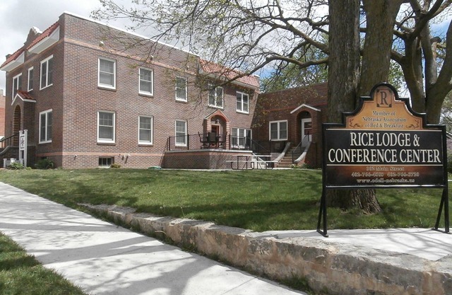 This is your 'home away from home'!10 bedrooms,11 baths! MUST call to reserve!