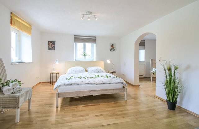 This spacious and bright vacation apartment welcomes you near the Starnberg Lake.