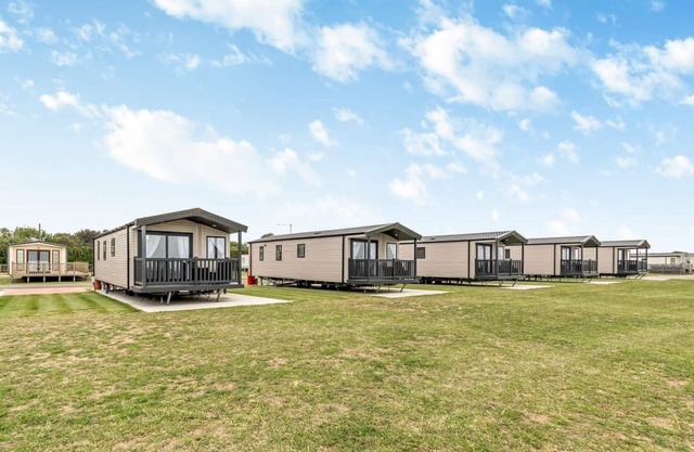 This stunning holiday home with a double bedroom and en suite W.