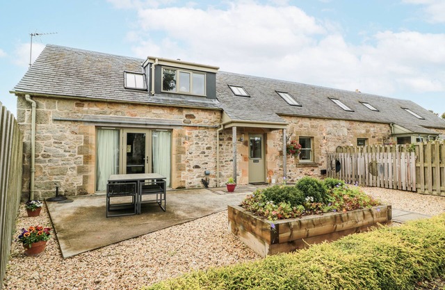 THORNEYDYKE COTTAGE, family friendly, with a garden in Stirling