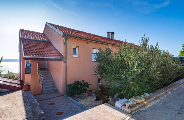 Three bedroom apartment near beach Maslenica, Novigrad (A-21903-a)