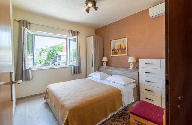 Three bedroom apartment with terrace and sea view Povlja, Brač (A-16792-a)