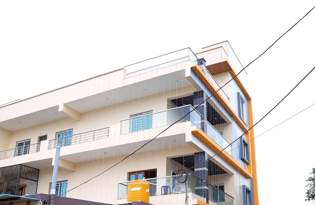 Three bedroom Brand NEW Luxurious Villa located behind Taj Hotel.