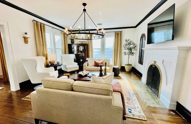 Three Bedroom, Historic, Charming Spanish Villa in Abilene TX!