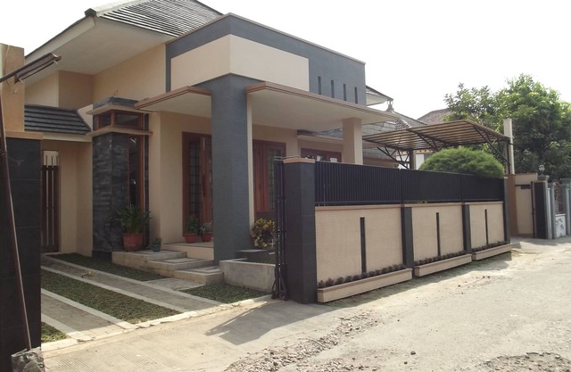 Three Bedroom House Near the City, Jogja