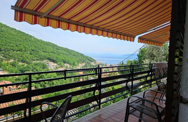 Three bedroom apartment with terrace and sea view Mošćenička Draga, Opatija (A-7746-a)
