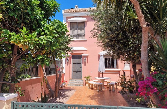 Three double bedroom townhouse in lovely village