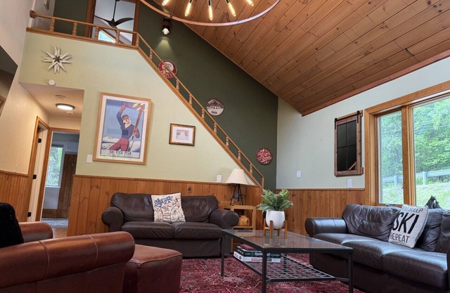 ThreeBears- AC, Hot Tub, Views, Fire Pit, Grill