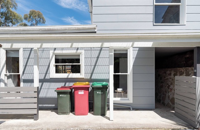 Thrower Cottage: Gateway to the Cataract Gorge