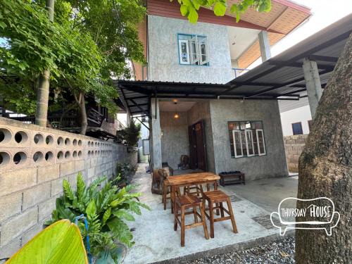 Thursday House Great for work and rest near city and nature