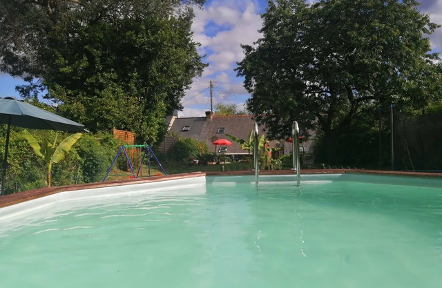 Ti dour house in brittany 4 pers heated pool 25 min from the sea