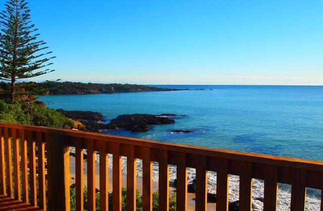 Tidal Whispers - Foreshore Beach House