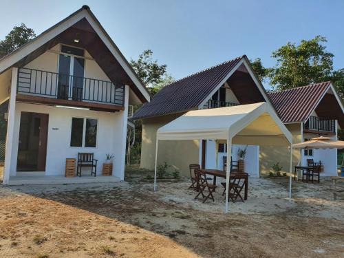 TIGA PENARIK 500m away to Penarik Jetty to Pulau Redang