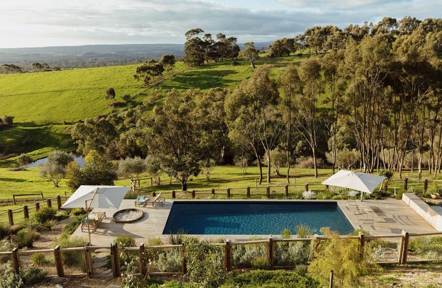 TIMBA: Luxury bush rtreet with pool and spa