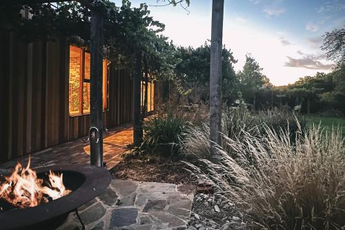 Timber & Stone - Modern Eco Retreat and Studio