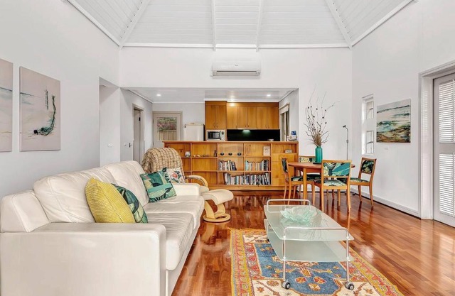 Time and Tide Beach Cottage on the Esplanade