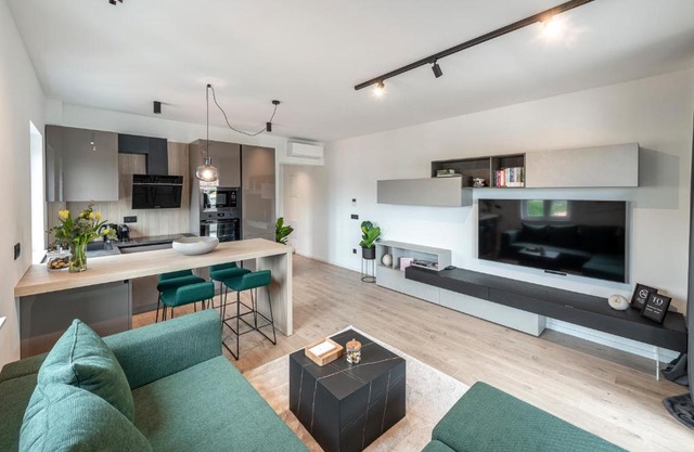 Time Off Apartment (a) with balcony