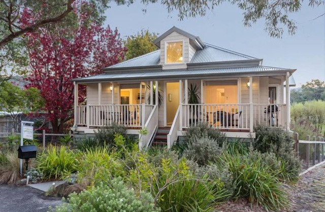 Time to wind down, hear the birds, the Sea. New EV Charger.nDouble Spa Bath.