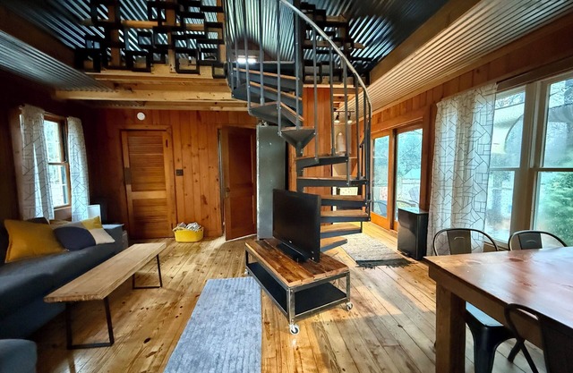 Tiny House with a Twist - 8 min to Peek n' Peak Ski Resort - Dog Friendly!