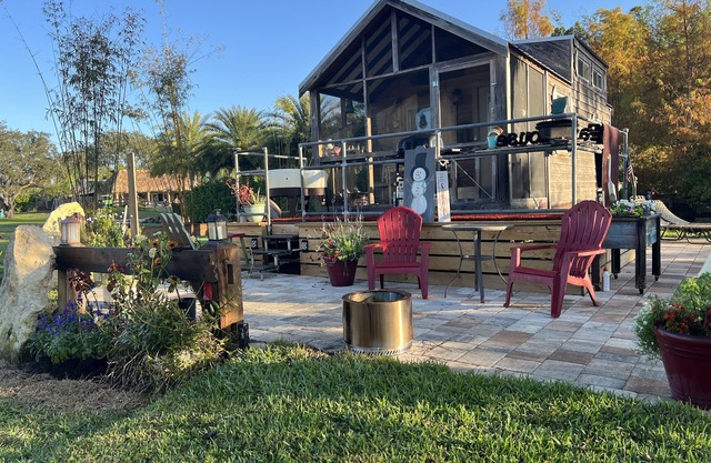 Tiny Shack is a TINY HOUSE, waterfront,1 small pets ok, quiet, plenty of parking