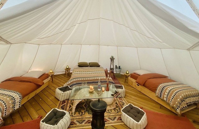Tipi 8 places for unusual night