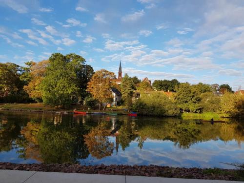 Tipp - Halle idyllisch am Fluss