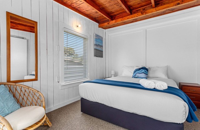 Tirohanga Beach Escape