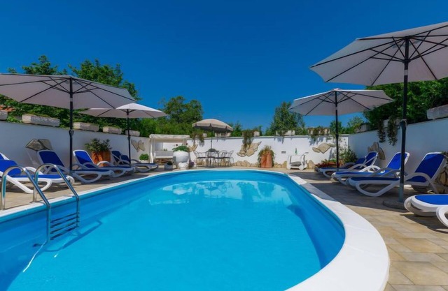 Tiziana by Interhome