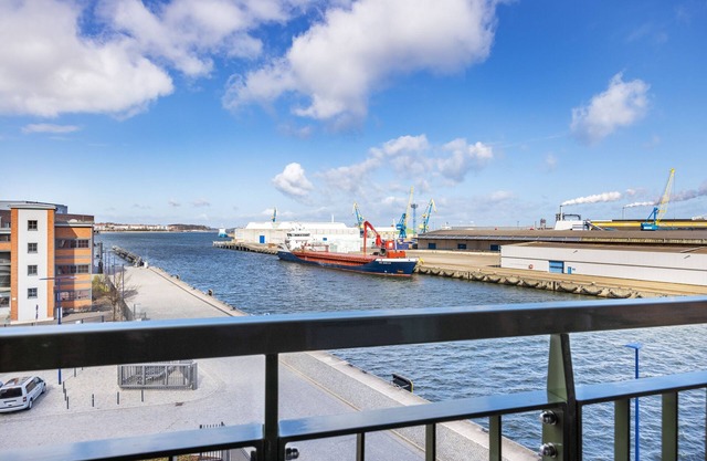 Tolles Hafenapartment mit Balkon und Wunderschönem Ausblick auf das Hafenleben