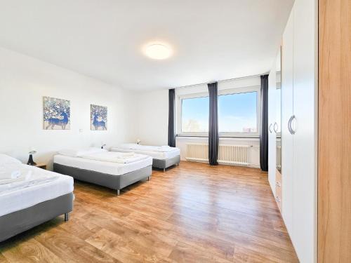 Tolstov Apartments - 1 or 3 Room Apartments with Balcony - 20 Min Messe DUS & Airport DUS