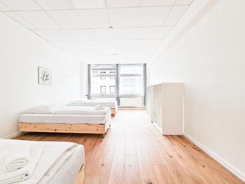 Tolstov Apartments - City Center Apartment with 5 Rooms - 10 Min Messe DUS