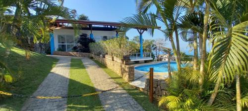 Toninha Tropic
