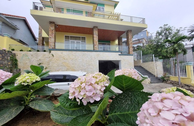 Top Hill Halong Homestay