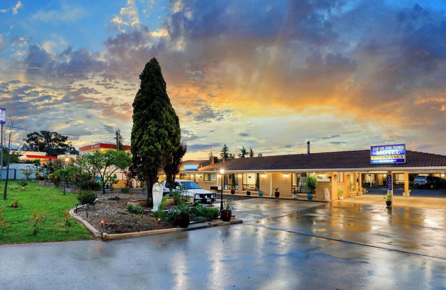 Top Of The Town Motel