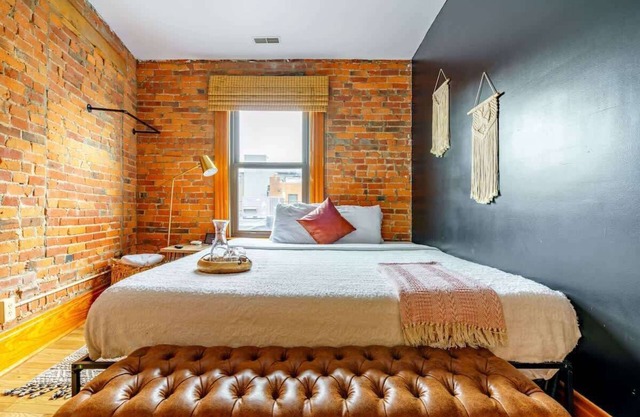Top Rated - CLEAN - PRIME Location - Parking Free