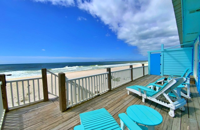 Total Facelift! Beachfront & Dog Friendly!