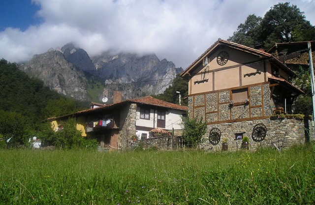 TOURIST CHALET " EL ALAMO " PICOS DE EURPA.