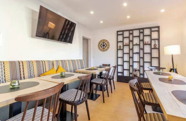 Townhaus: 8 Bedroom, Sauna & Weinkeller