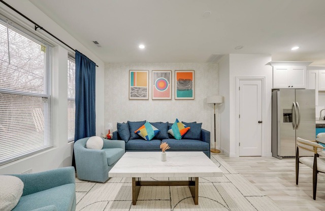 Townhome < 5 Mi to Naperville & Morton Arboretum