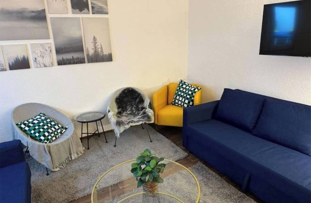 Townhouse for 10 with garden