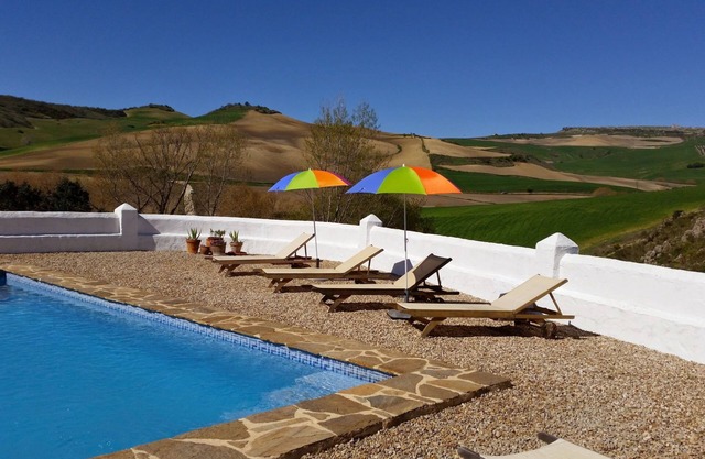 Traditional country house with pool near Ronda la Vieja