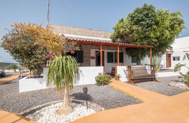 Traditional Holiday Home "Casa Verode" in Alcalá with 2 Terraces and Sea View